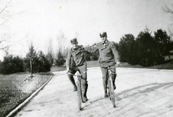 Historic Ottawa Park Toledo OH - Ottawa Park history Toledo - Ottawa Park historic photos Toledo - Frederick Olmsted park design Toledo 
OH cycling